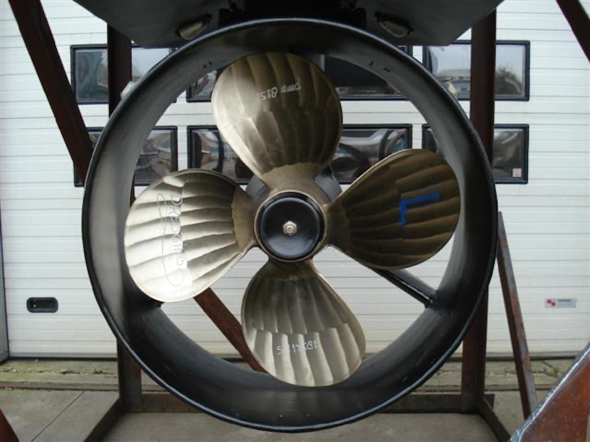 Reparatie Roerpropeller Rudderpropeller Ruderpropeller Aquamaster Us401 Parts Z Drive 2