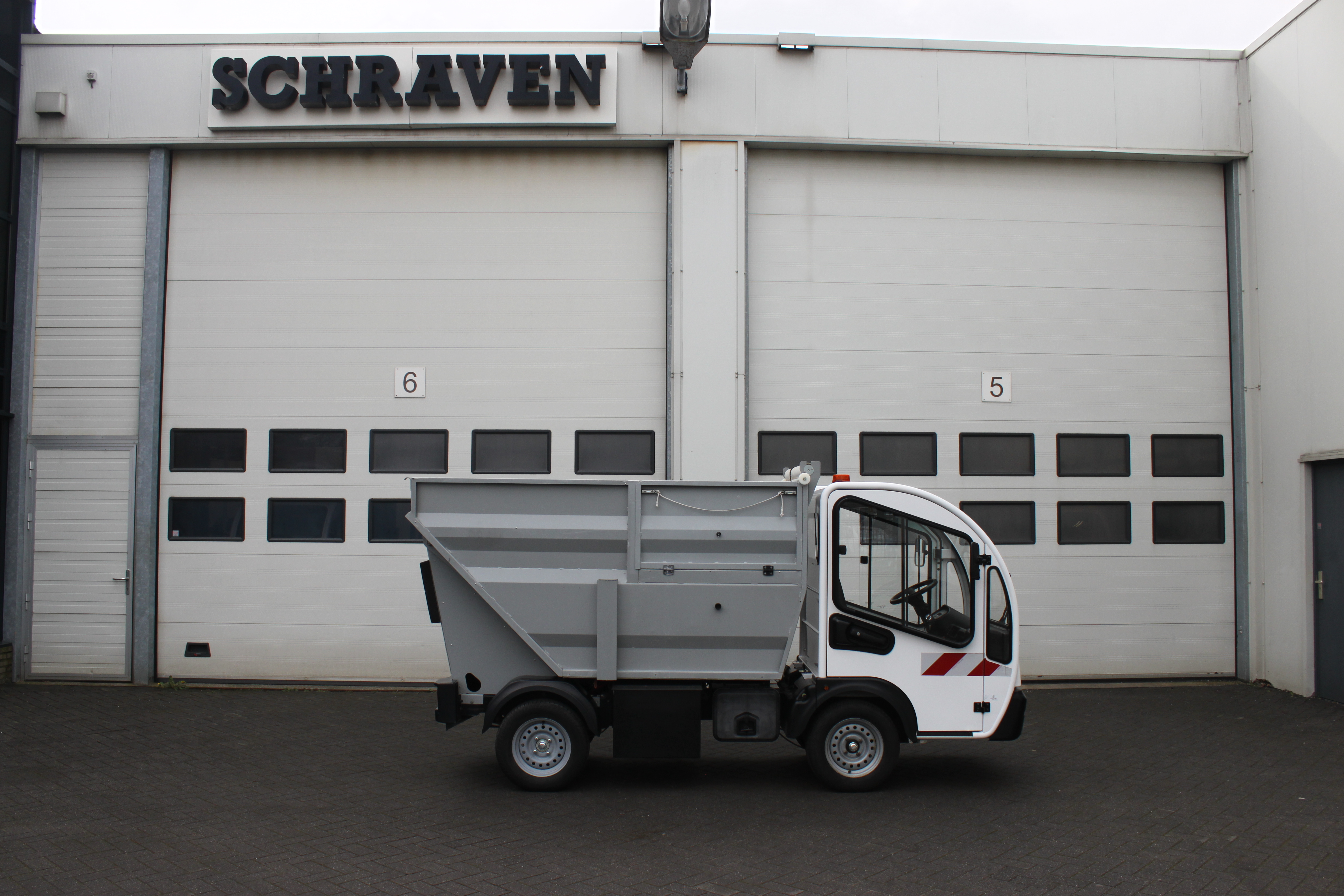 Goupil- picnic wagentje - gemeentewerk wagentje - plantsoendienst auto -Stadtauto - Elektrotransporter- Goupil Kipper Transportfahrzeug- Müllwagen- IMG 0819