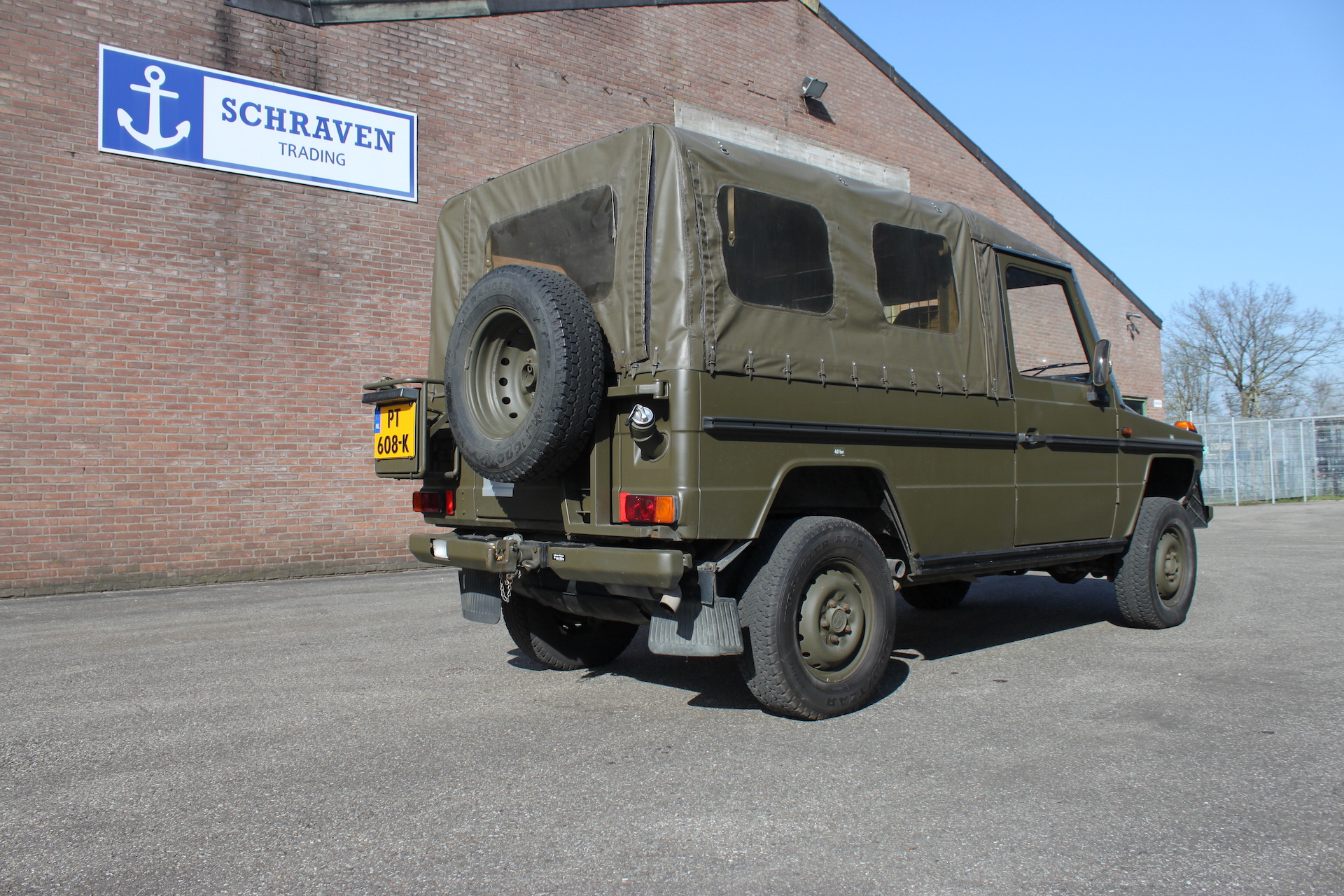 Terreinwagen Puch 14