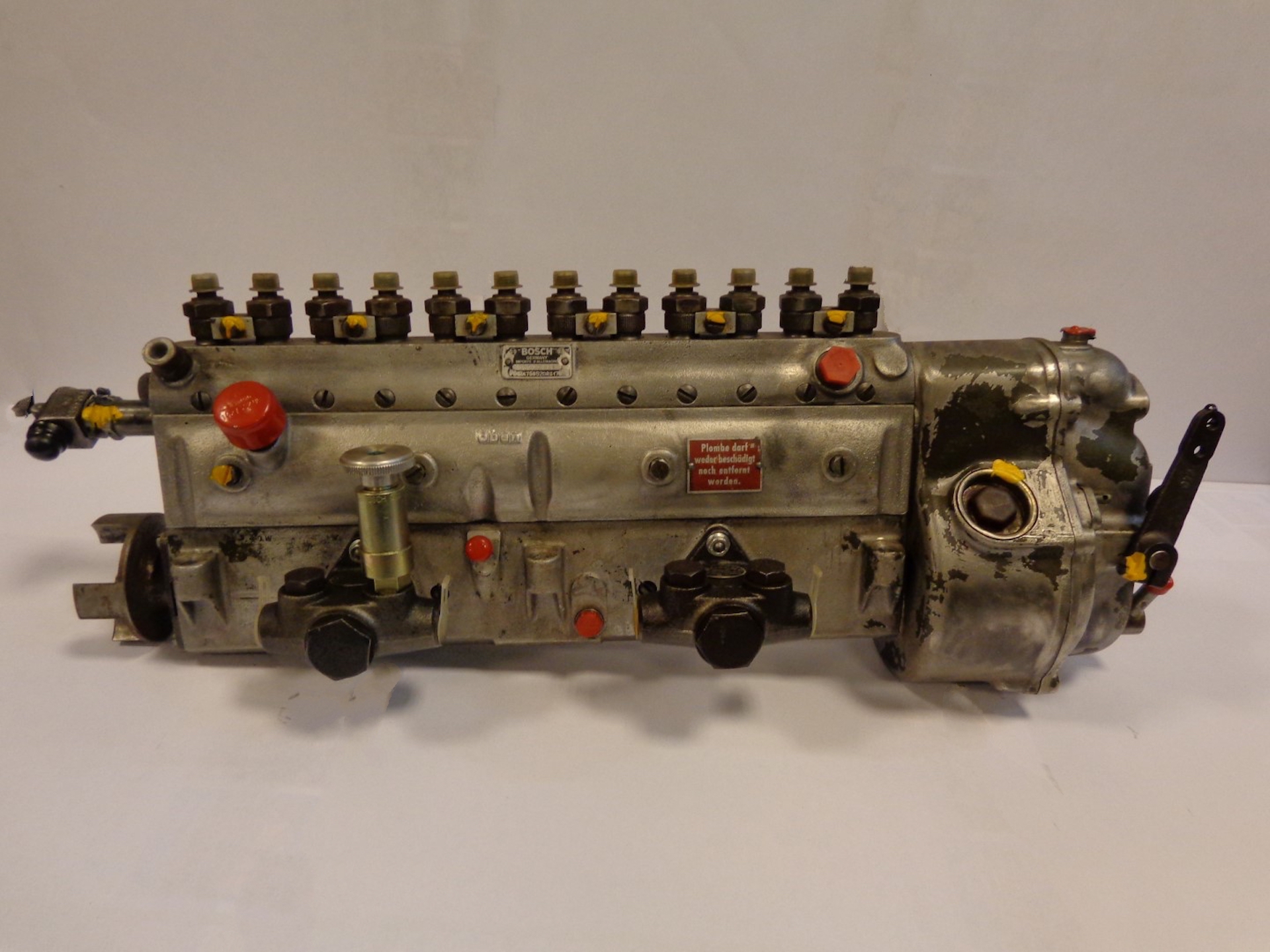 Brandstofpomp Deutz- Fuel Pump Deutz - Einspritzpumpe Deutz F12l714 - Bosch Einspritzpumpe