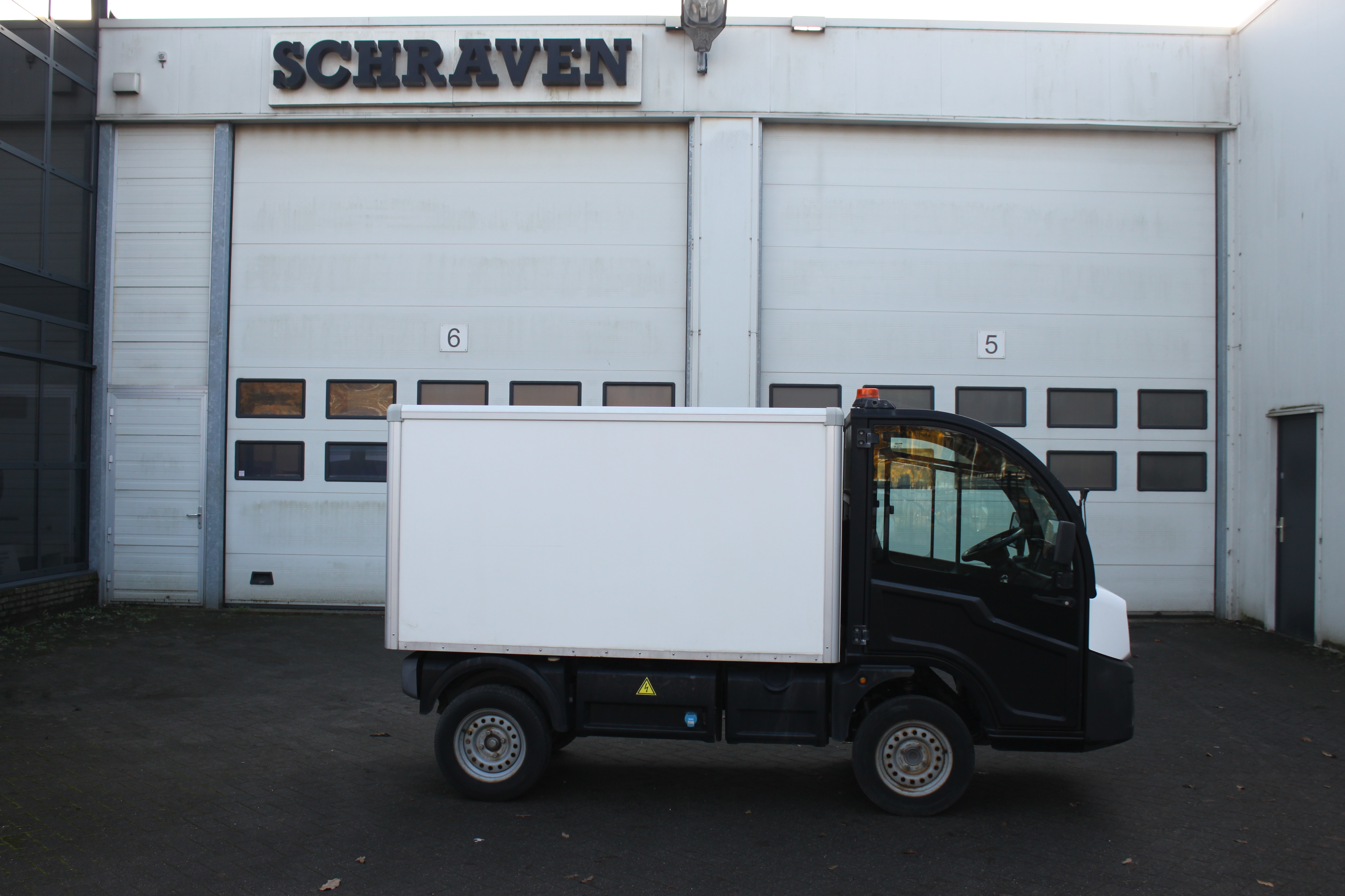 Goupil- picnic wagentje - gemeentewerk wagentje - plantsoendienst auto -Stadtauto - Elektrotransporter- Goupil Kipper Transportfahrzeug-IMG 2605