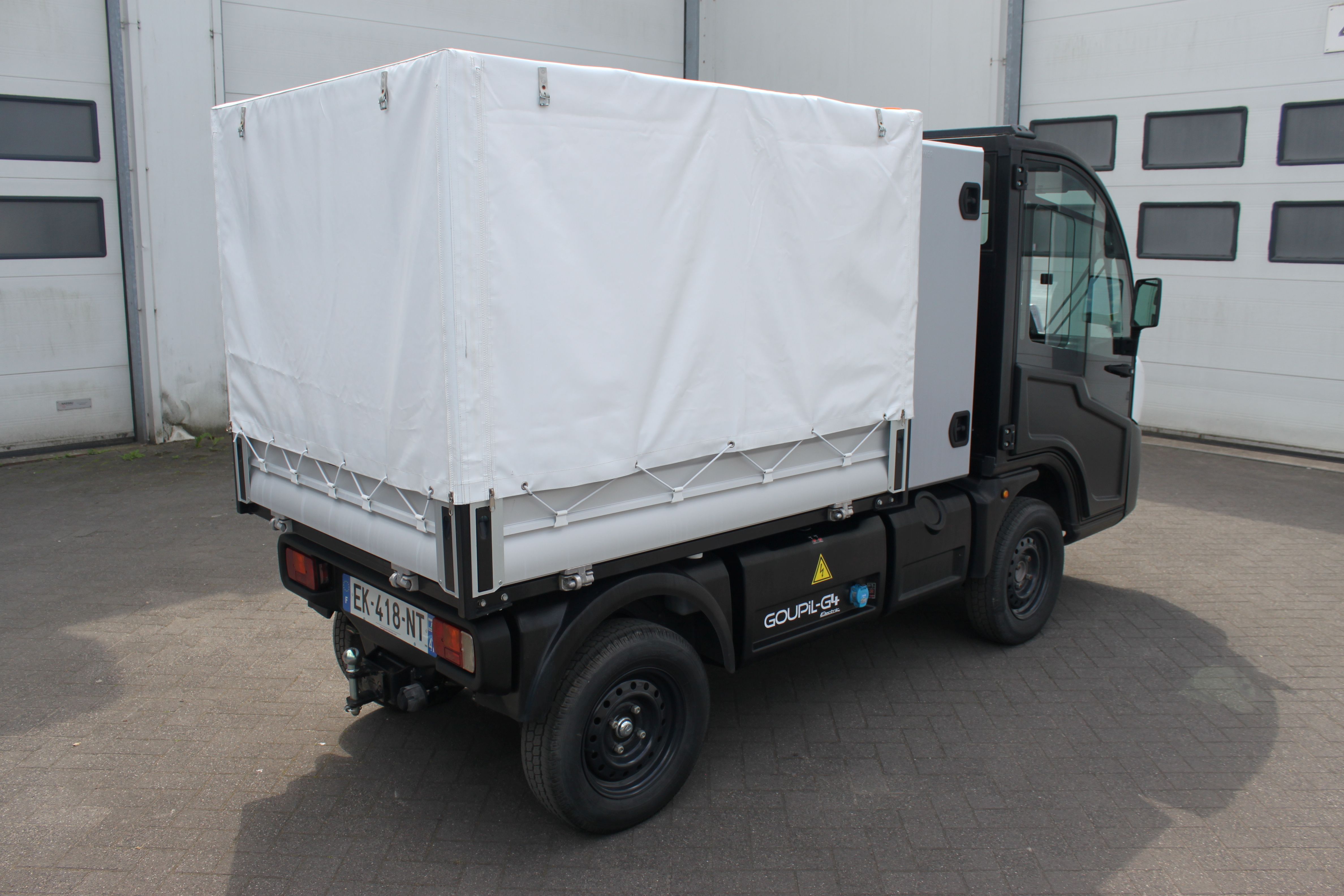 Goupil- picnic wagentje - gemeentewerk wagentje - plantsoendienst auto -Stadtauto - Elektrotransporter- Goupil Kipper Transportfahrzeug-IMG 2831