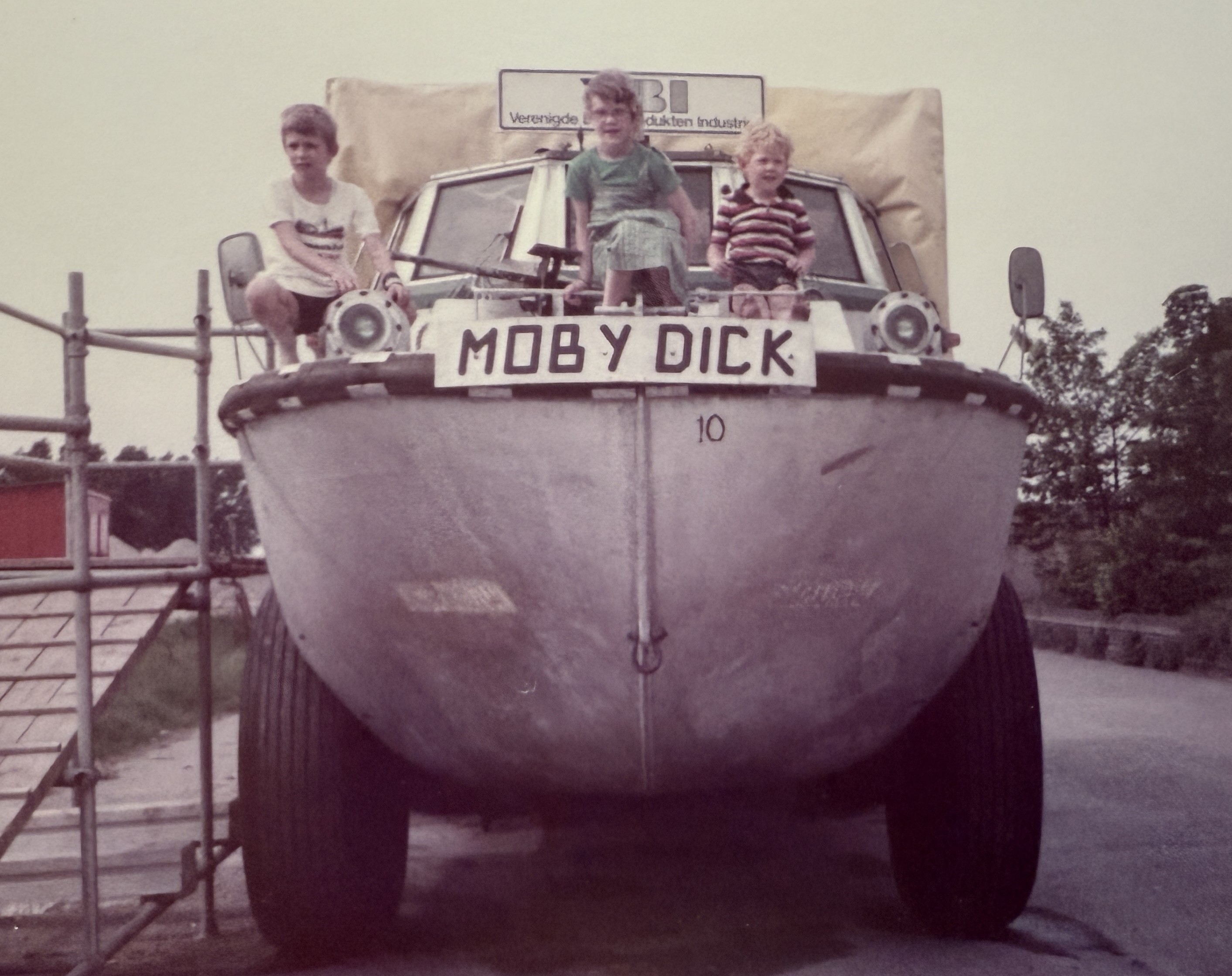 Hoogwater -Moby Dick- Amfibie - Juli 1983  Hochwasser - SchravenBV - Looveer Huissen - High tide July 1983