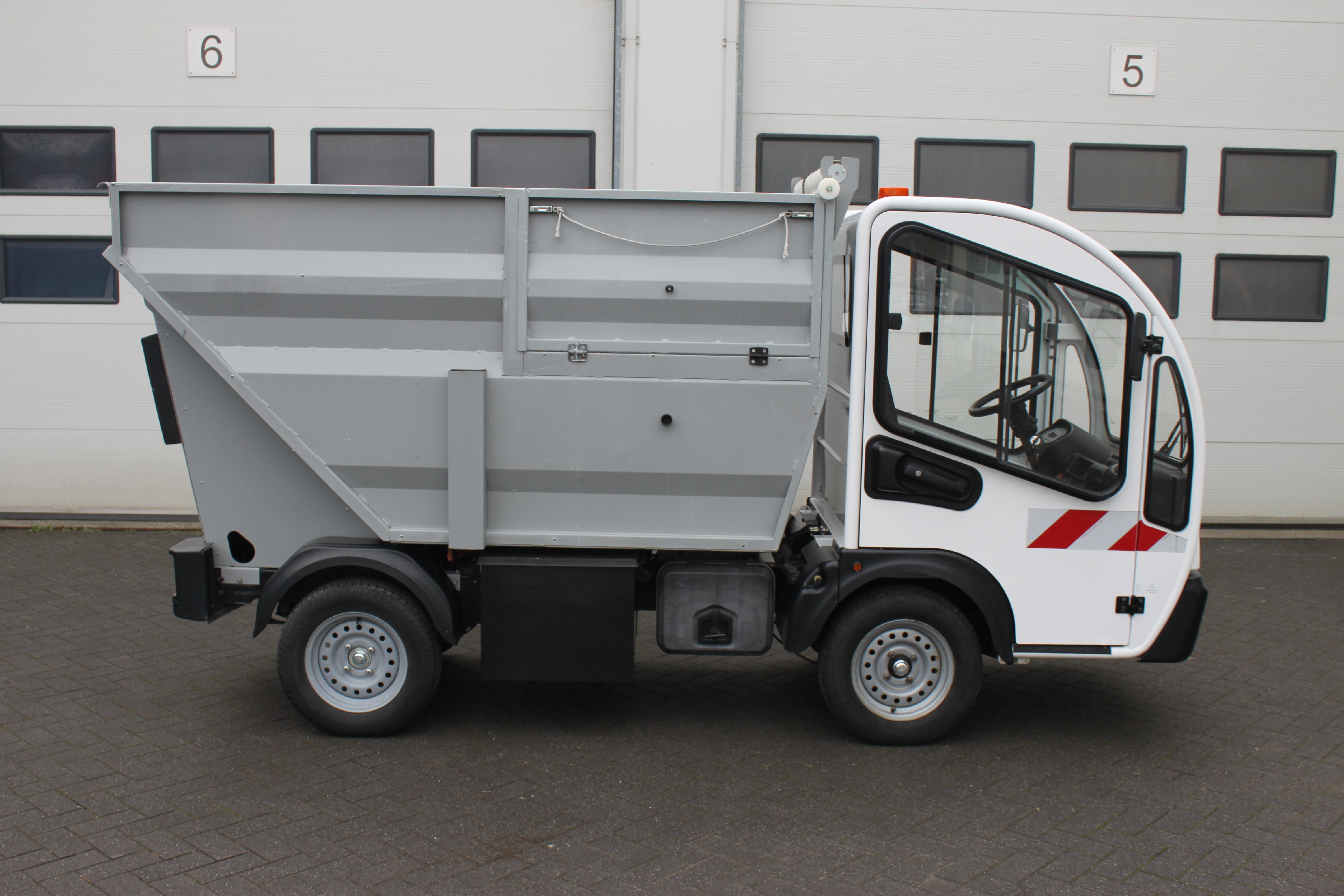 Goupil- picnic wagentje - gemeentewerk wagentje - plantsoendienst auto -Stadtauto - Elektrotransporter- Goupil Kipper Transportfahrzeug- Müllwagen-IMG 0820