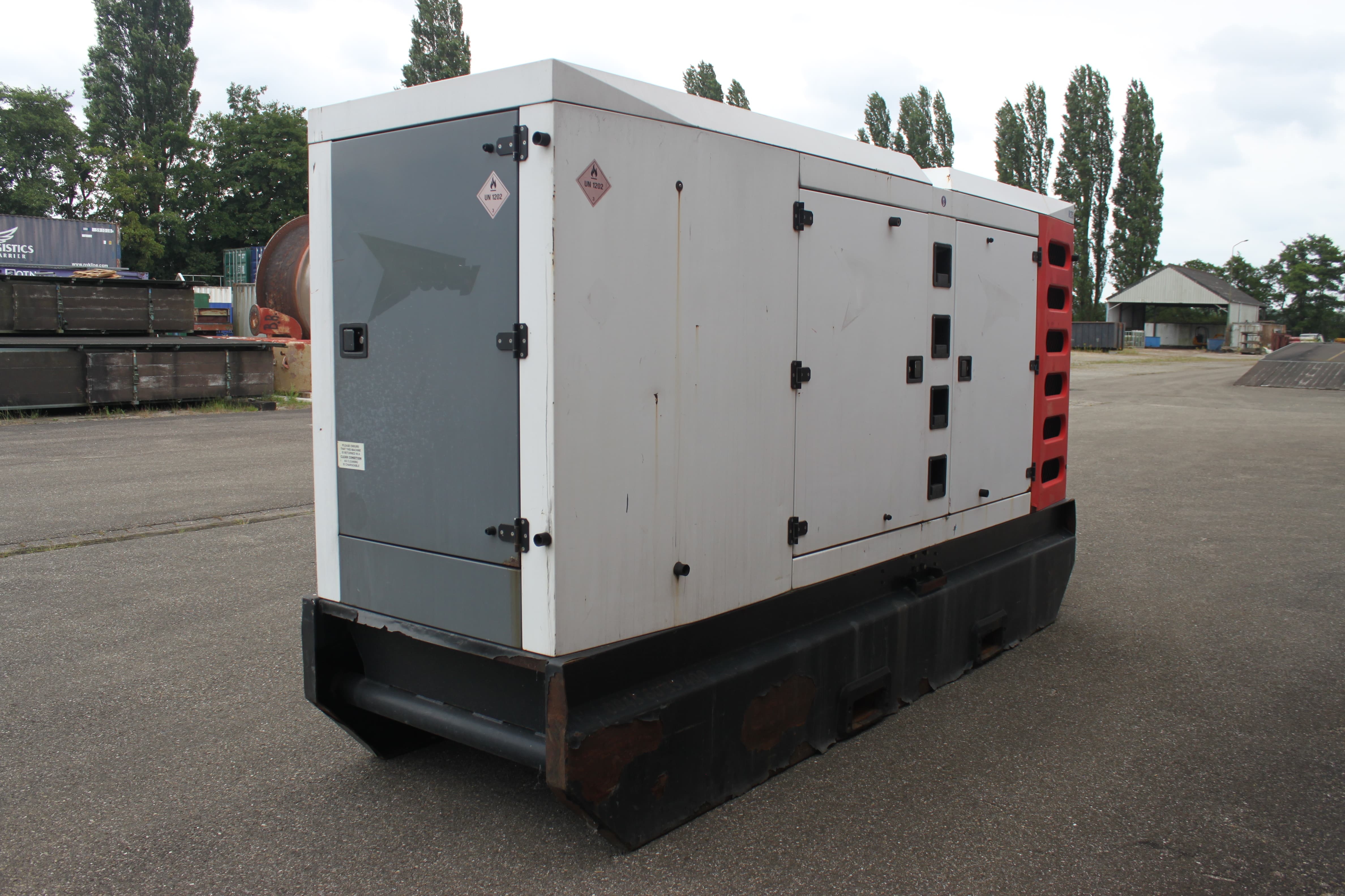 IMG 2842 - Dieselgenerator SDMO - Generator 275Kva - Genset 275Kva - Stromaggregate SDMO 275 Kva - SDMO R275C3