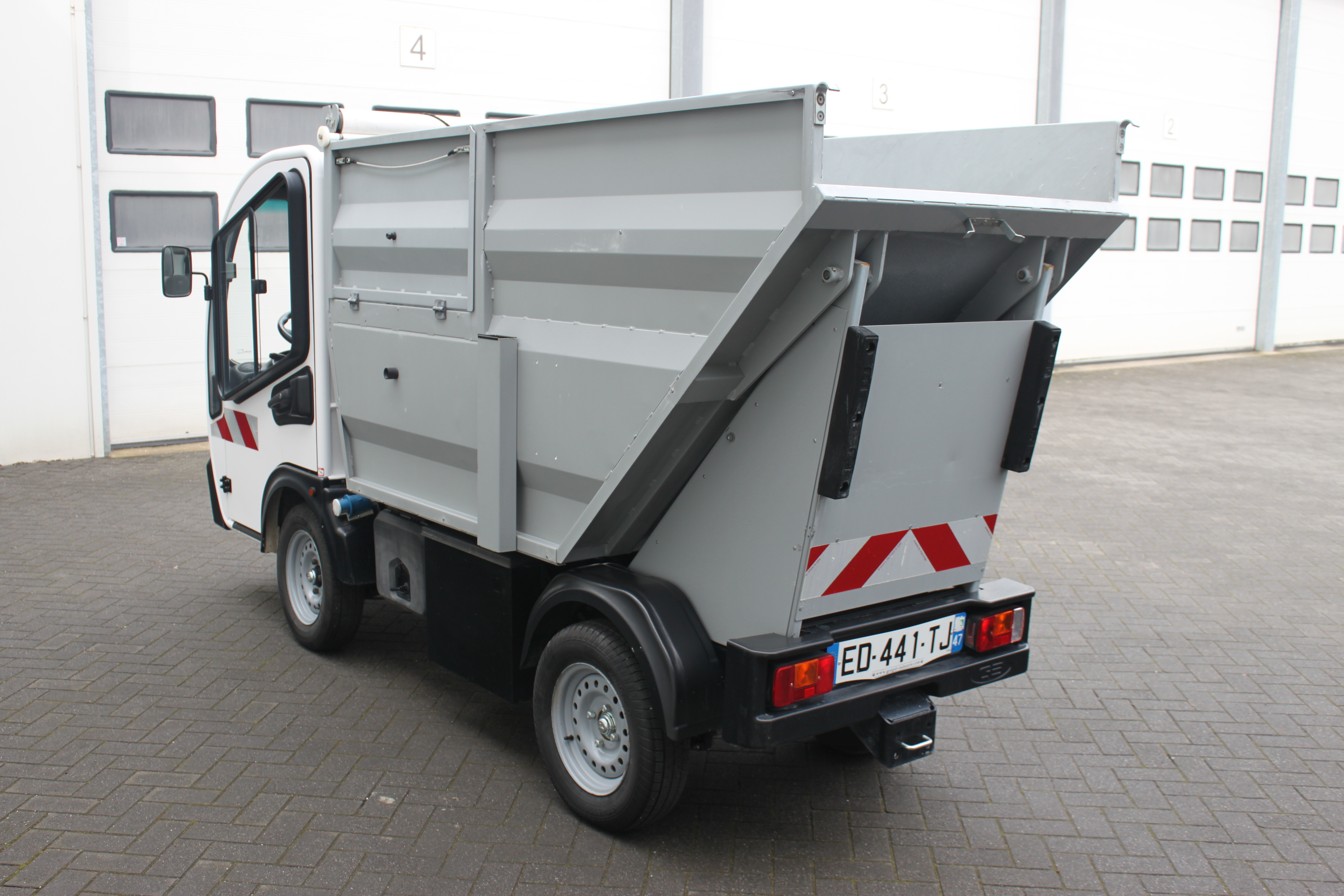 Goupil- picnic wagentje - gemeentewerk wagentje - plantsoendienst auto -Stadtauto - Elektrotransporter- Goupil Kipper Transportfahrzeug- Müllwagen-IMG 0823