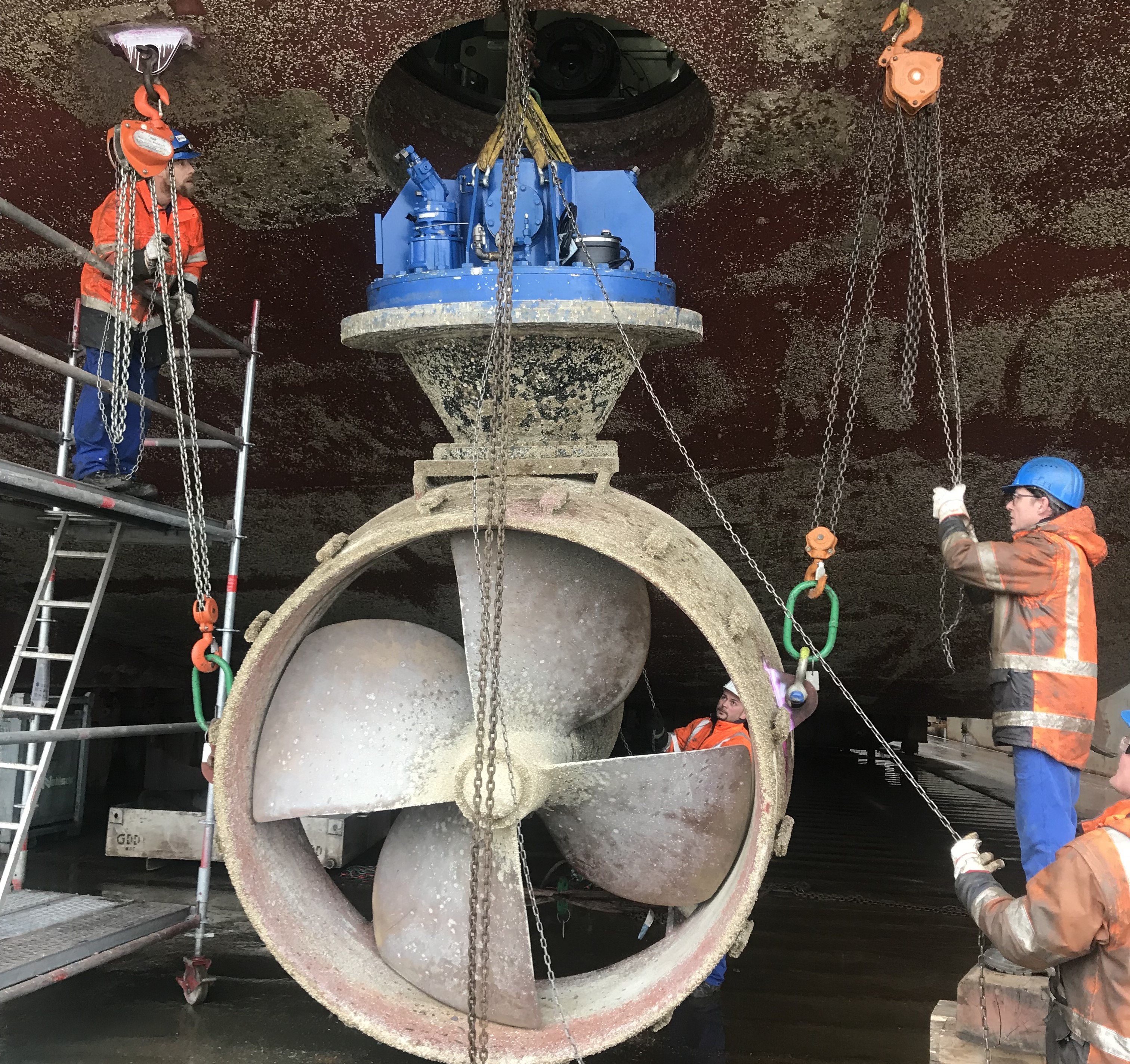 L drive thruster - Thrustmaster - L-drive rudderpropeller - TH1250 -  IMG 0529