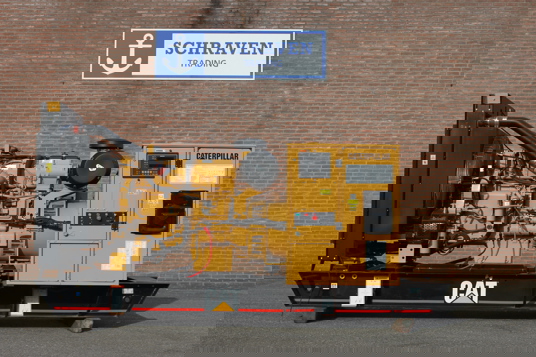 Caterpillar 450 Generator 1