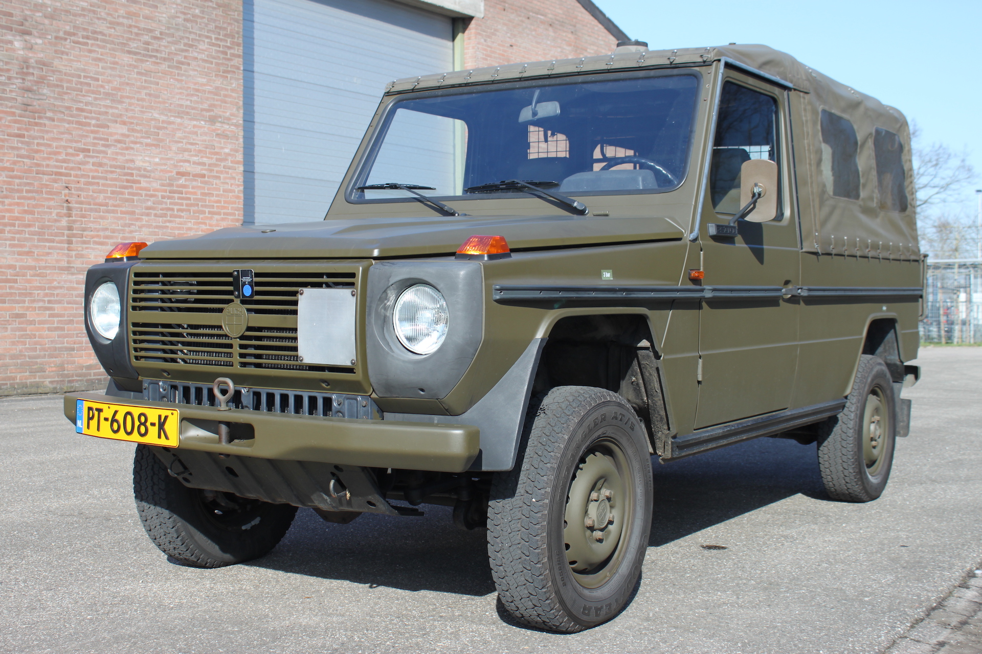 Terreinwagen Puch 3