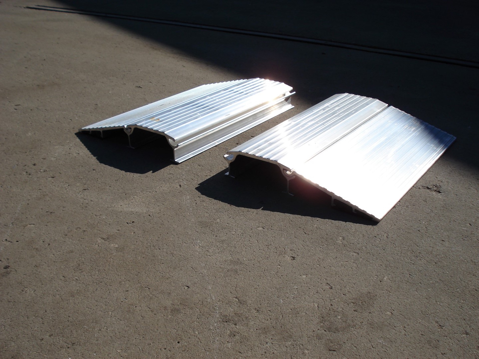 Oprijplaat Slangenbruggen Kabelgoten Aluminium 3