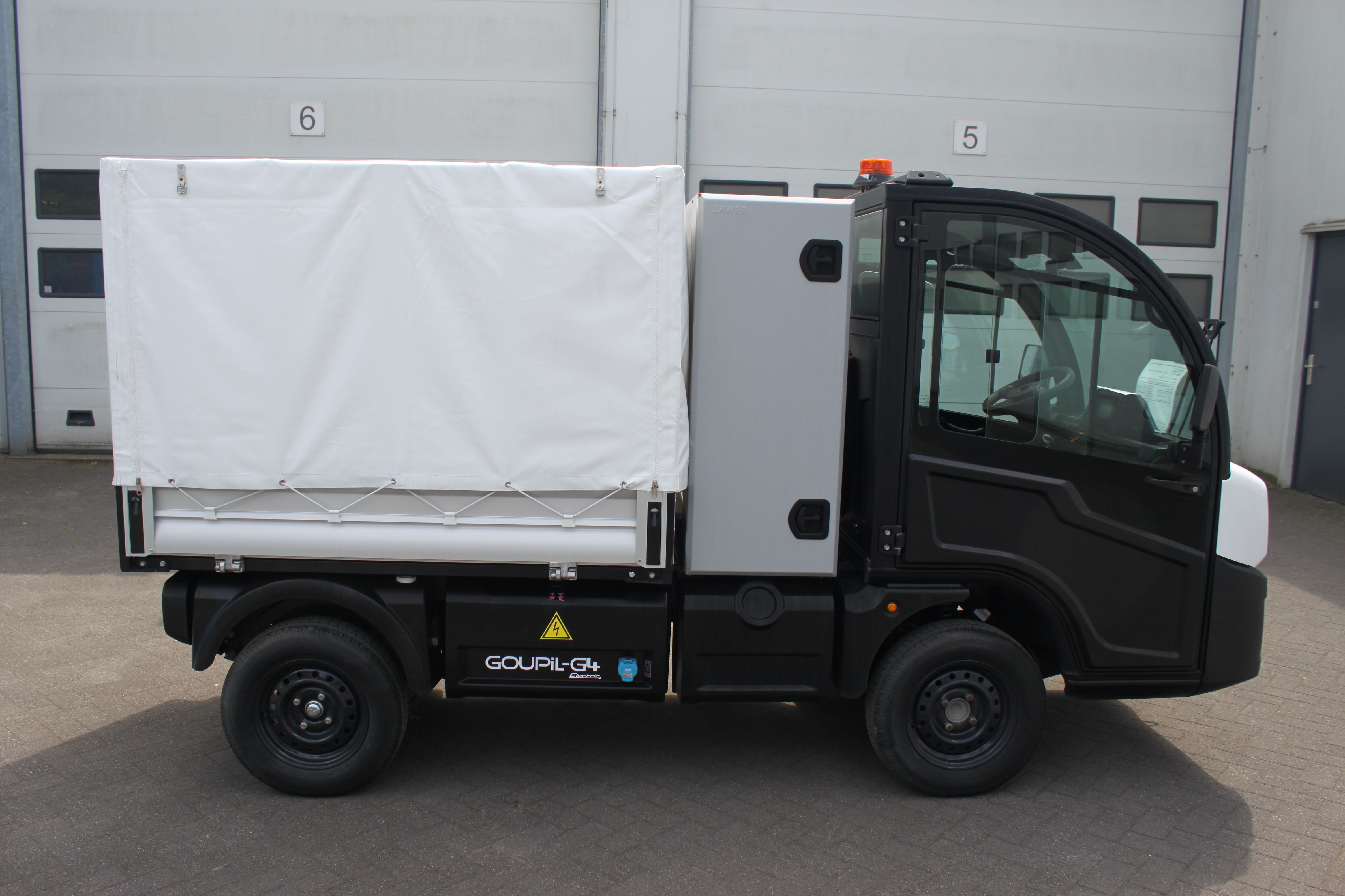 Goupil- picnic wagentje - gemeentewerk wagentje - plantsoendienst auto -Stadtauto - Elektrotransporter- Goupil Kipper Transportfahrzeug-IMG 2829