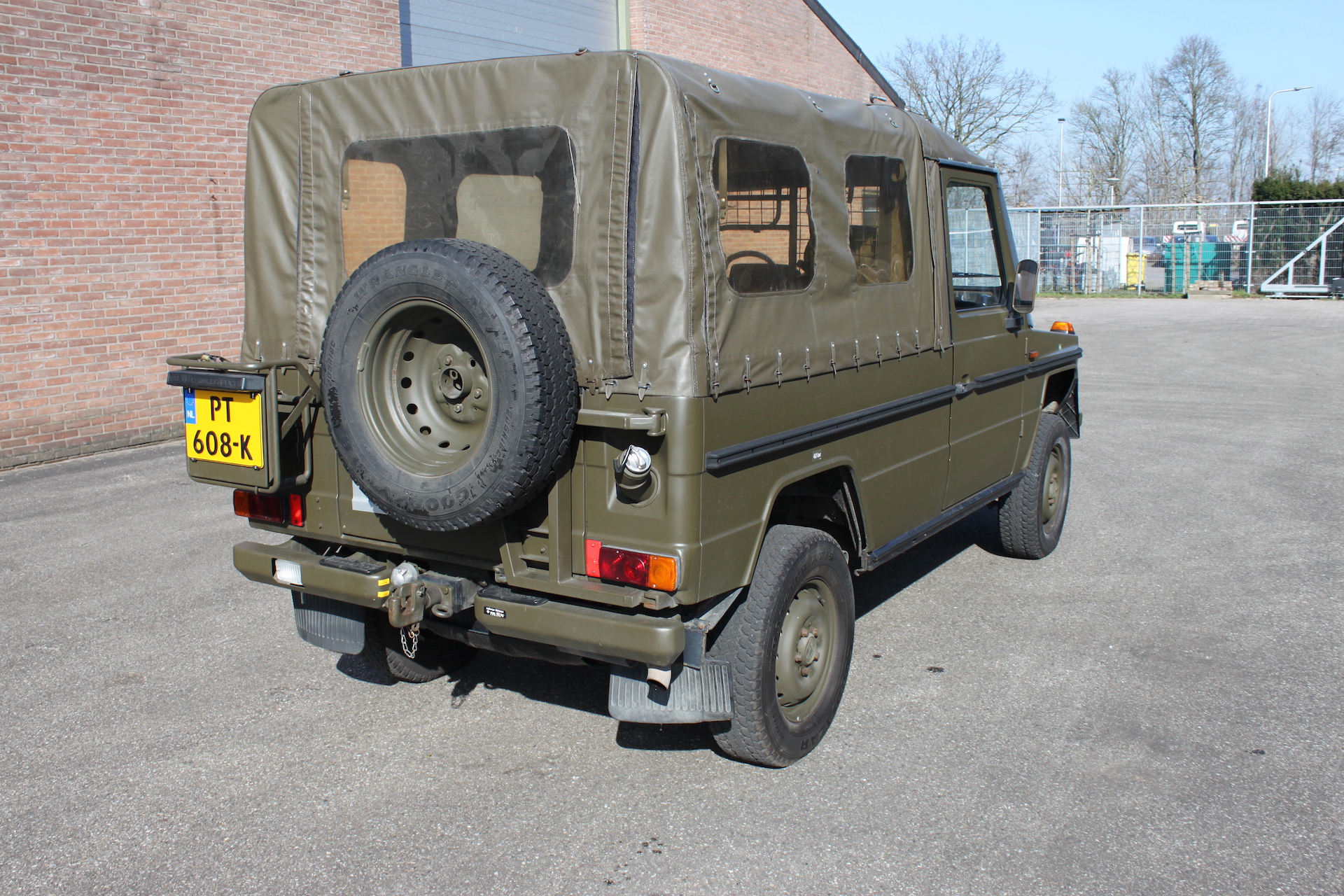 Terreinwagen Puch 15