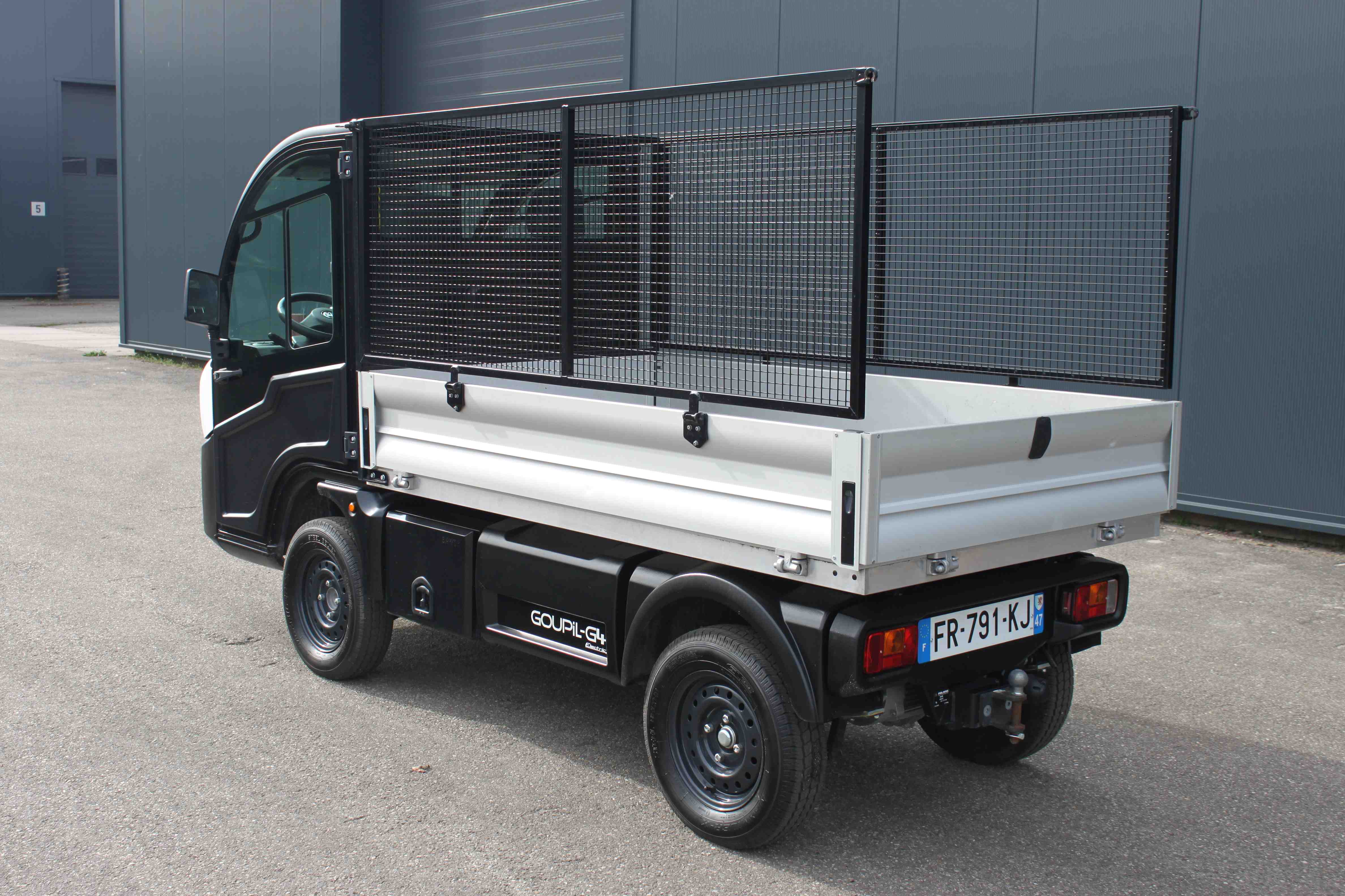 Elektrotransporter Goupil G4 Kipper Plantsoenwagen (4)