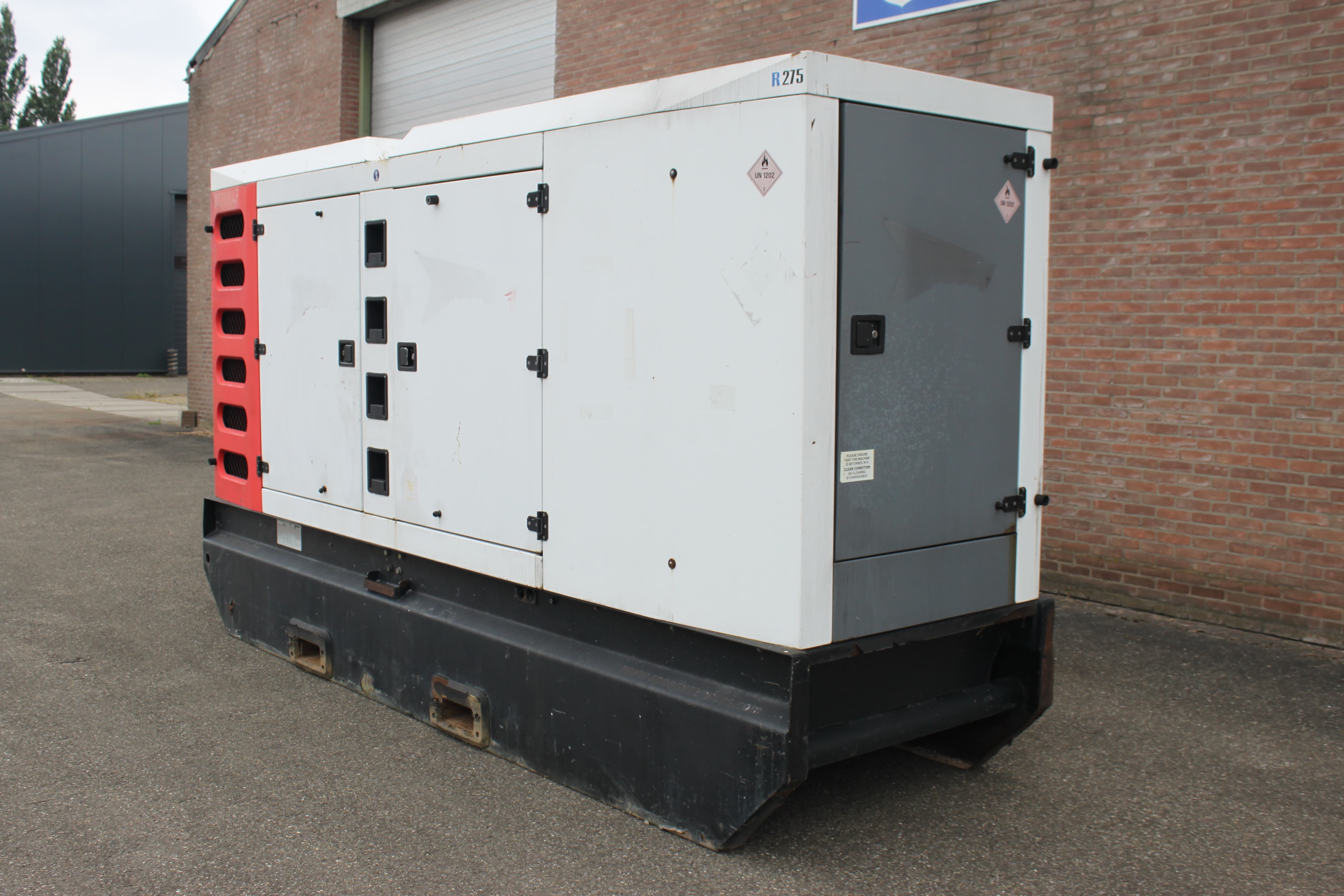 IMG 2839 - Dieselgenerator SDMO - Generator 275Kva - Genset 275Kva - Stromaggregate SDMO 275 Kva - SDMO R275C3