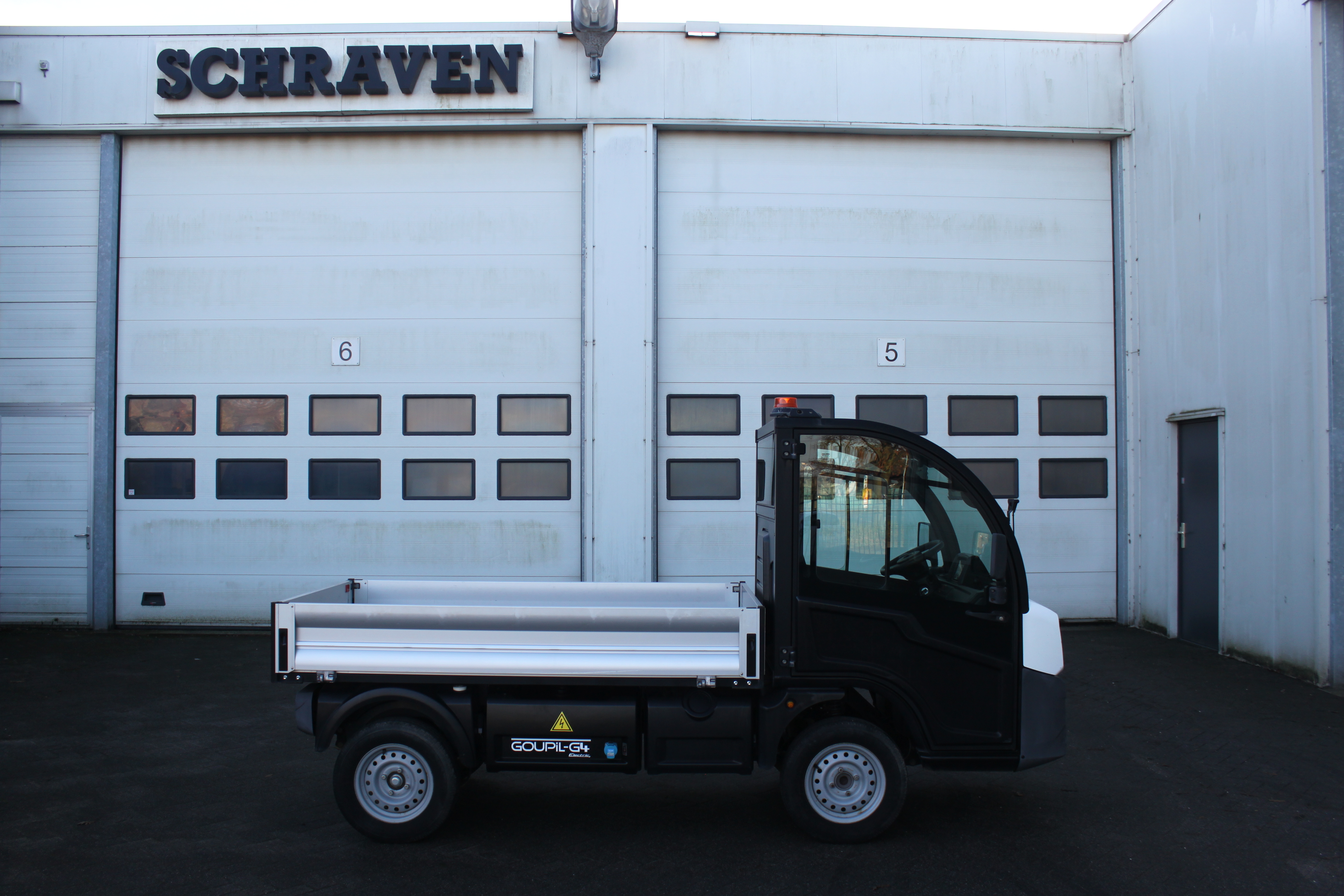 Goupil- picnic wagentje - gemeentewerk wagentje - plantsoendienst auto -Stadtauto - Elektrotransporter- Goupil Kipper Transportfahrzeug-IMG 2651