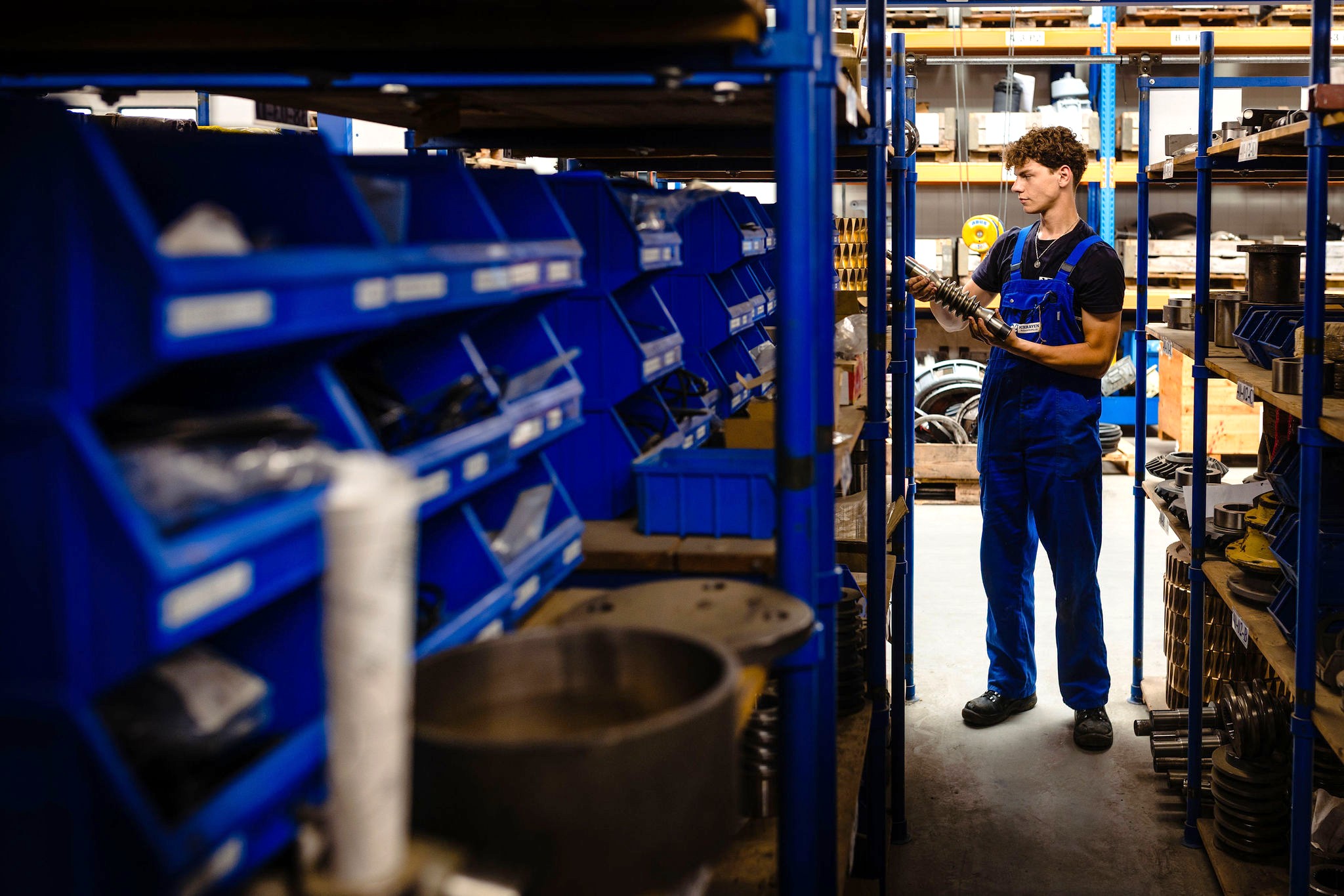 Azimuth thruster repair - Schraven Thruster repair -Magazijn onderdelen Schraven bv