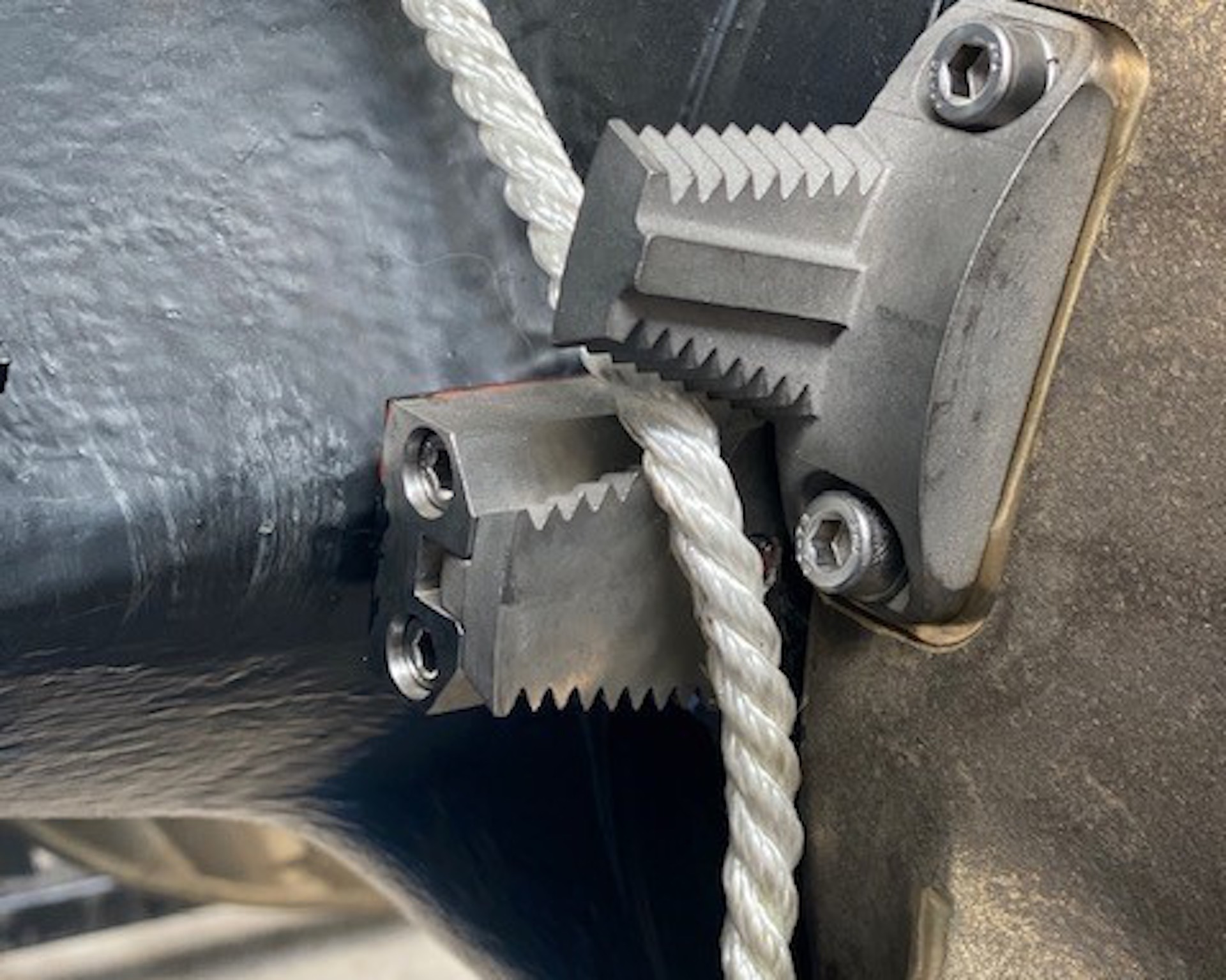 Trossensnijders - Rope cutters-  Tauschneider- ZDrive Azimuth Thruster  - spare parts