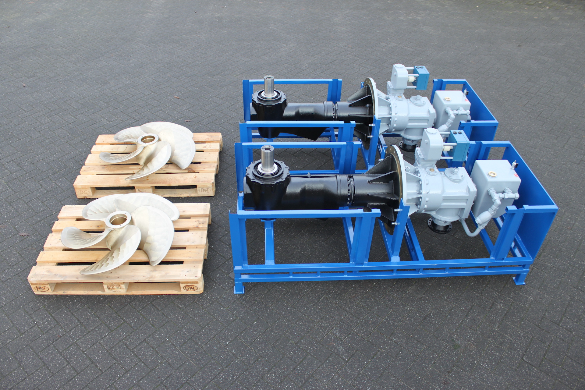 Schraven-aandrijvingen-Schottel- Zdrive thruster - azimuth thruster - rudderpropeller - 240 KW thruster-5